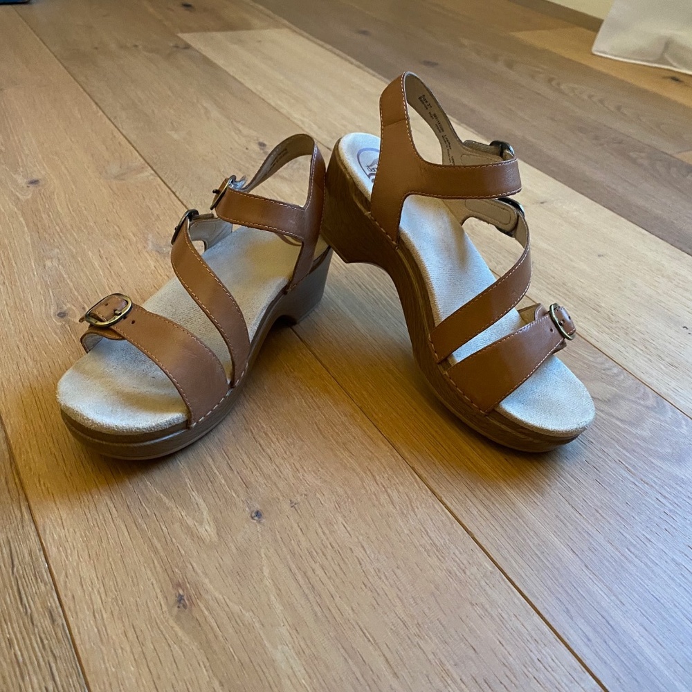 Dansko Strappy Sandal Size 37